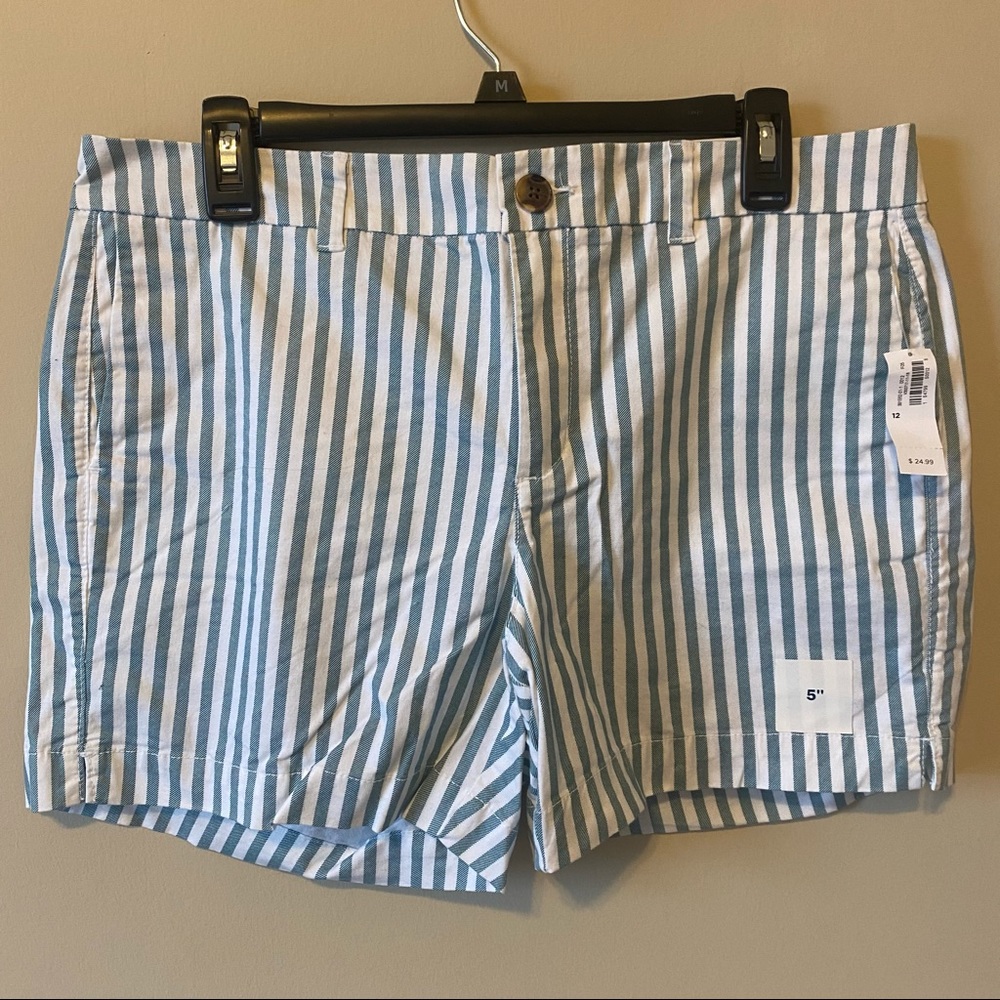 Old Navy 5 Inch Inseam Striped Everyday Short